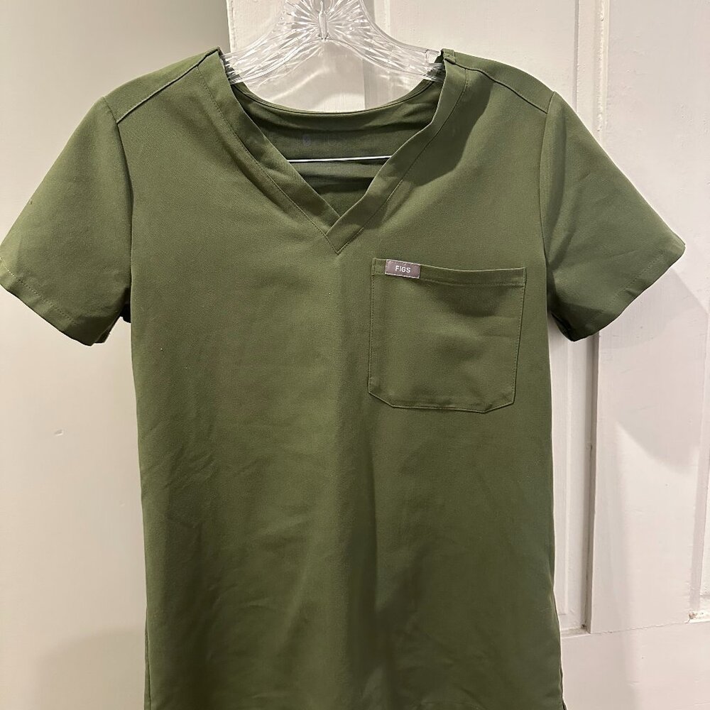 FIGS Catarina 1 Pocket Scrub Top